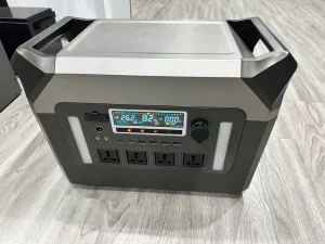 3000W Stackable Solar Generator Power Station with LiFePO4 Battery Portable UPS IP54 Protection