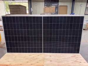 半电池单晶双玻双面太阳能电池板 550W 560W 500W 450W 400W 600W 21.3% 效率，适合家庭使用