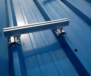 BIPV Integrated Trapezoidal PV Clamp for Solar Mounting Systems and Trapezoidal Corrugated Roofs