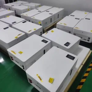 Heavy-Duty Hybrid Solar Storage Kit Stackable High Voltage Battery Three Phase MPPT Hybrid Solar Inverter