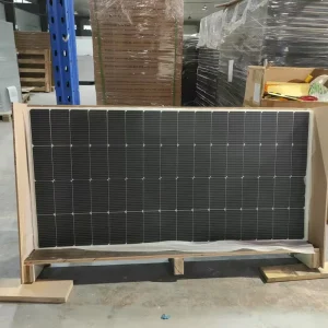 Monocrystalline Silicon 620W 12V Double Glass Half Cell Solar Panel 20.9% Efficiency 182mm x 105mm Cells QN620M