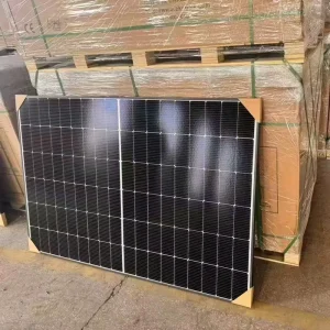 Monocrystalline Silicon Solar Photovoltaic Panels Suitable for Wind Power Generation Systems