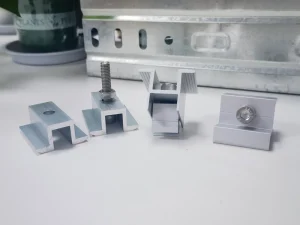 PV Solar Panel Installation Accessories Aluminum Ground and Roof Mounting Clamp