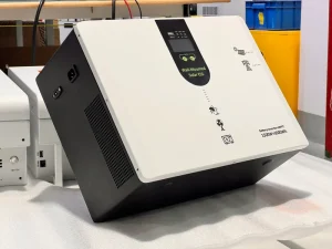 Wall Mounted Solar Panel LiFePO4 Battery Storage System 1000W 2000Wh Hybrid Inverter Pure Sine Wave MPPT Charger